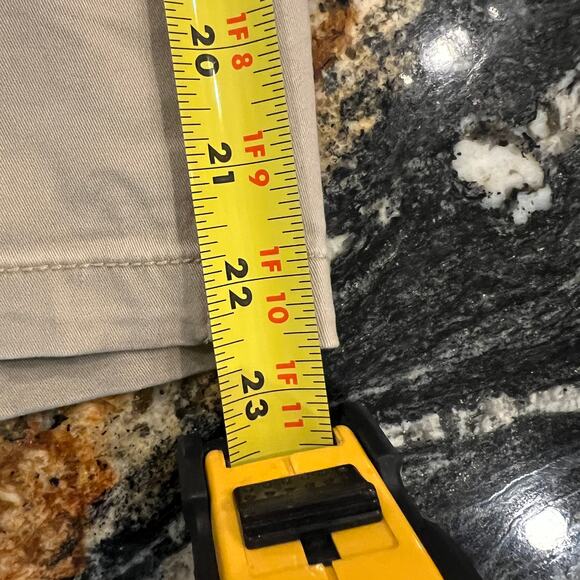 Old Navy Men's Khaki/Tan Ultimate Slim Shorts - SIZE 40 - Picture 9 of 9